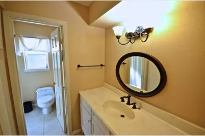 5951 Lattimer Drive, Houston, TX 77035 - Photo 32