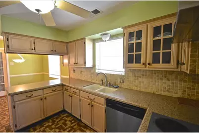 5951 Lattimer Drive, Houston, TX 77035 - Photo 22