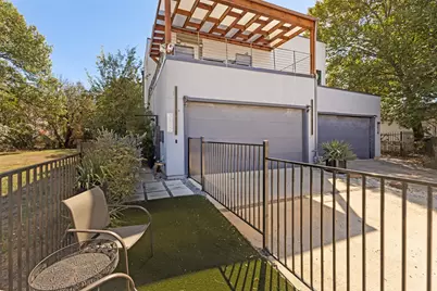 3912 Munger Avenue, Dallas, TX 75204 - Photo 2