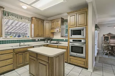 1814 Woodridge Drive, Arlington, TX 76013 - Photo 12
