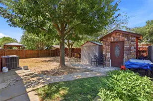 4704 Lizzy Dr, Dallas, TX 75211 - Photo 28