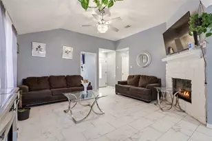 4704 Lizzy Dr, Dallas, TX 75211 - Photo 6