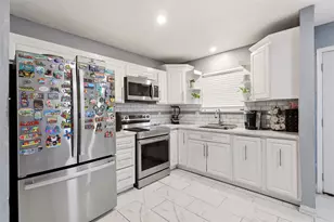 4704 Lizzy Dr, Dallas, TX 75211 - Photo 8