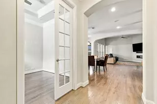 405 Sir Torin Ln, Lewisville, TX 75056 - Photo 8