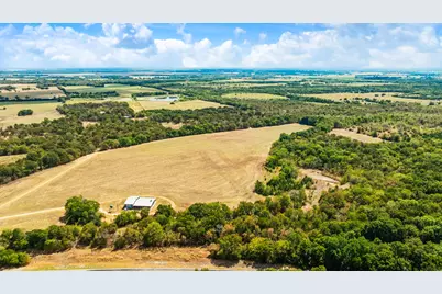 2078 Farm Road 2122, Roxton, TX 75477 - Photo 2