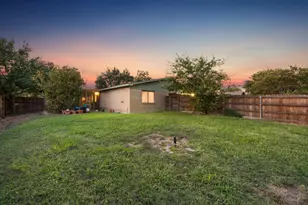 8502 Baumgarten Dr, Dallas, TX 75228 - Photo 18