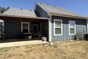 120 W Fairview St, Blossom, TX 75416 - Photo 20