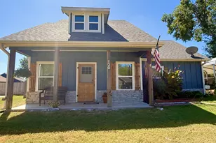 120 W Fairview St, Blossom, TX 75416 - Photo 2