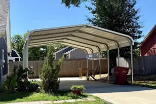 120 W Fairview St, Blossom, TX 75416 - Photo 4