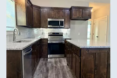 120 W Fairview Street, Blossom, TX 75416 - Photo 10