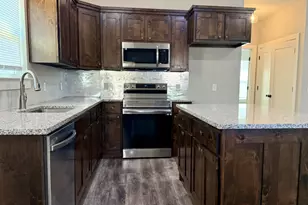 120 W Fairview St, Blossom, TX 75416 - Photo 10