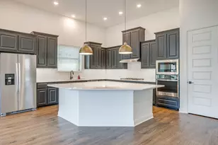 6221 Escarpment Dr, Fort Worth, TX 76112 - Photo 4