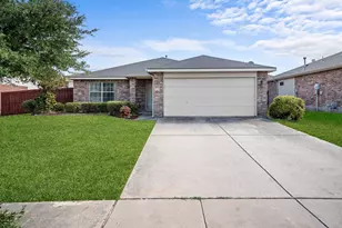 729 Pheasant Rd, Saginaw, TX 76131 - Photo 1