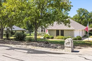 9008 Magnolia Vale Dr, Granbury, TX 76049 - Photo 4