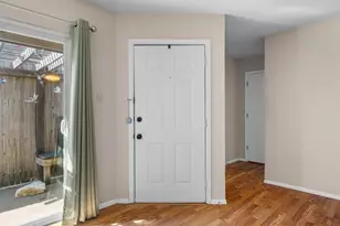 726 Michol St, Grapevine, TX 76051 - Photo 4