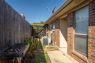 726 Michol Street, Grapevine, TX 76051 - Photo 22