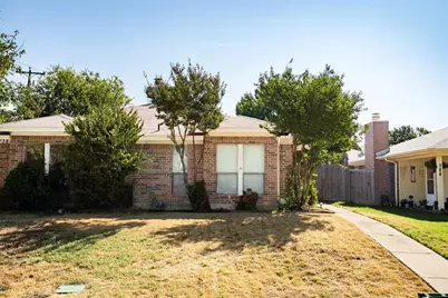 726 Michol Street, Grapevine, TX 76051 - Photo 2