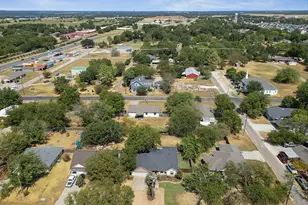 209 Main St, Tioga, TX 76271 - Photo 32
