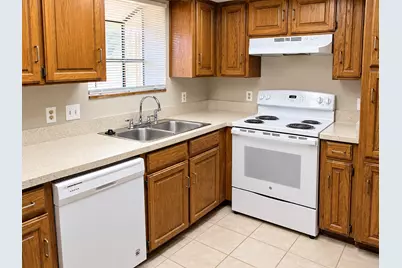 201-203 Yorkshire Court, Euless, TX 76040 - Photo 8