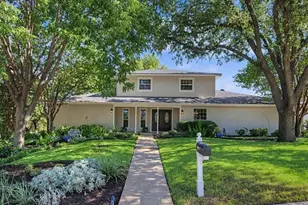 7816 Fairwood Ct, Fort Worth, TX 76179 - Photo 2