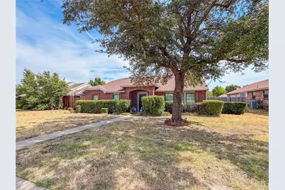 333 S Cannady Drive, Cedar Hill, TX 75104 - Photo 2