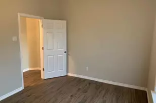 821 W Day St, Denison, TX 75020 - Photo 6
