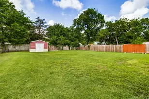 809 Beech St, Bonham, TX 75418 - Photo 32