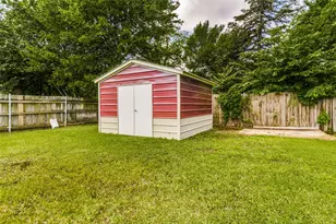 809 Beech St, Bonham, TX 75418 - Photo 34