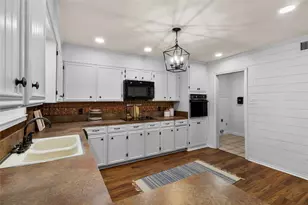 3021 Oakridge Dr, Corsicana, TX 75110 - Photo 16