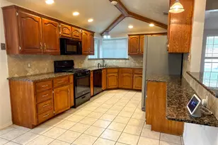 520 Sumac Pl, DeSoto, TX 75115 - Photo 4