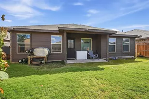 821 Rutherford Dr, Crowley, TX 76036 - Photo 24