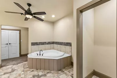 1925 Wildwood Drive, Grand Prairie, TX 75050 - Photo 20