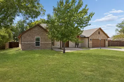 1925 Wildwood Drive, Grand Prairie, TX 75050 - Photo 2
