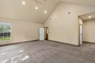 1925 Wildwood Dr, Grand Prairie, TX 75050 - Photo 16
