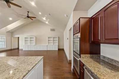 1925 Wildwood Drive, Grand Prairie, TX 75050 - Photo 14