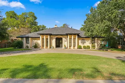 1005 S Denton Street, Gainesville, TX 76240 - Photo 2