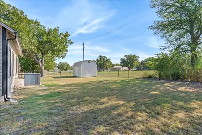 307 S Crockett Street, Edgewood, TX 75117 - Photo 20