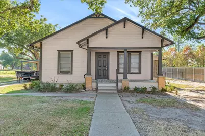 307 S Crockett Street, Edgewood, TX 75117 - Photo 1