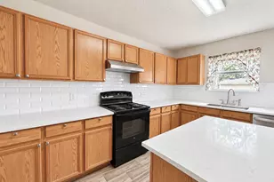 14800 Ledgeview Ct, Balch Springs, TX 75180 - Photo 6