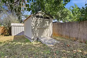 814 S Hyde Park Ave, Denison, TX 75020 - Photo 32