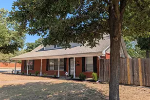 2558 Duringer Rd, Fort Worth, TX 76133 - Photo 1