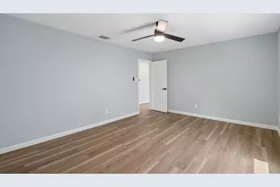 2728 Livingston Avenue, Fort Worth, TX 76110 - Photo 32