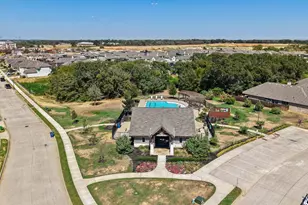 925 King St, Aubrey, TX 76227 - Photo 34