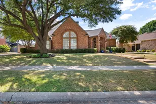 523 Cooper St, Grand Prairie, TX 75052 - Photo 4