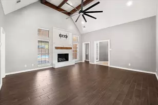 523 Cooper St, Grand Prairie, TX 75052 - Photo 10