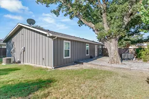 309 S Crockett St, Edgewood, TX 75117 - Photo 22
