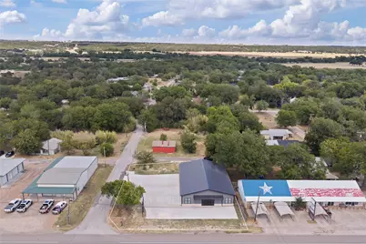 801 E Avenue C, Valley Mills, TX 76689 - Photo 1