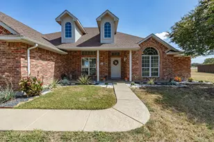 5020 April Ln, Waxahachie, TX 75165 - Photo 2