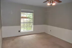 9023 Glen Springs Cir, Dallas, TX 75243 - Photo 16