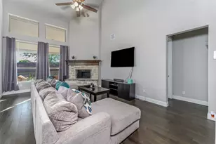 2710 Avondale Dr, Mansfield, TX 76063 - Photo 2
